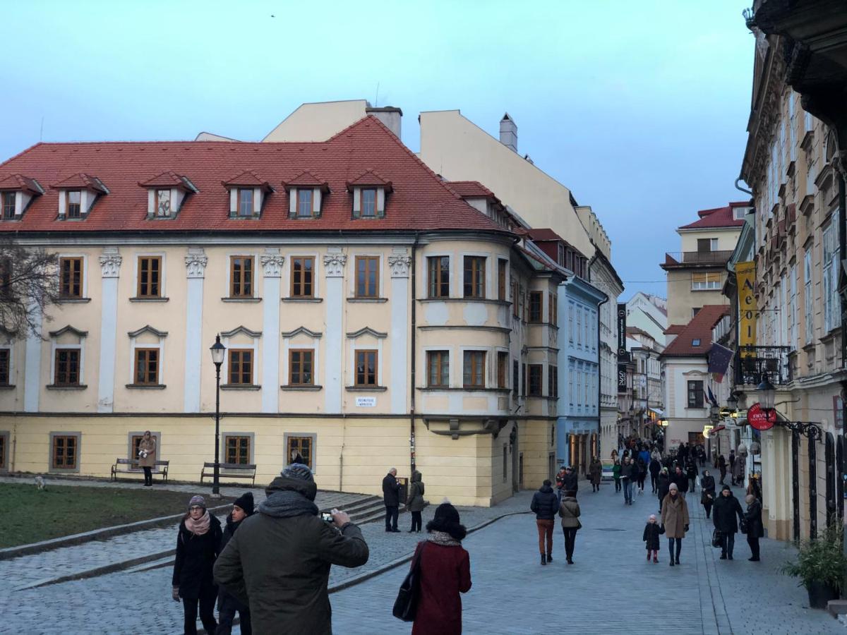 Pleasant Apartment Under The Bratislava Castle Exterior photo